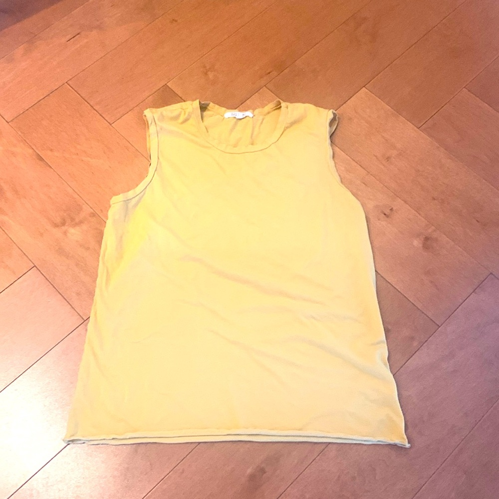 Nili Lotan muscle T